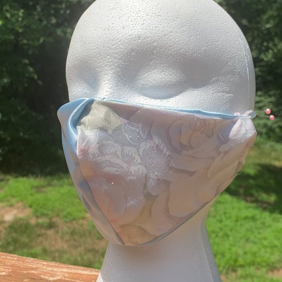 Christian Dior Floral Satin Face Mask Washable - Picture 5 of 8